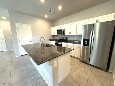 522 Spy Rock Avenue, Henderson, NV 89044 Kitchen