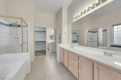 10412 FALLS CHURCH Avenue, Las Vegas, NV 89144 Primary Bathroom