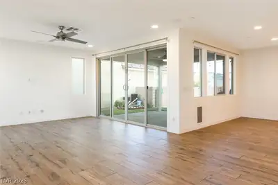 920 East Sunset Road Living Room