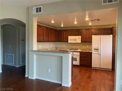 11830 Portina Drive 2031 Kitchen