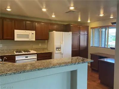 11830 Portina Drive 2031 Kitchen