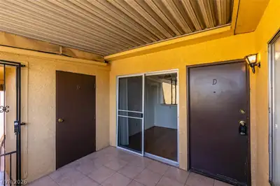 1404 Santa Anita Drive D Entry