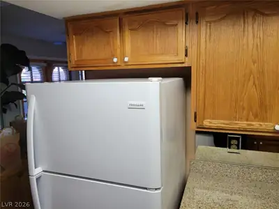 4054 Crete Lane D Kitchen