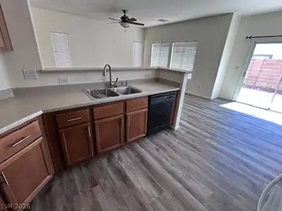 1015 APPALOOSA HILLS Avenue Kitchen