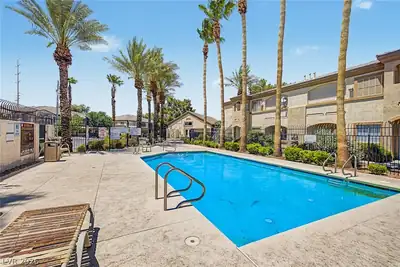 3400 Cabana Drive 1083 Pool