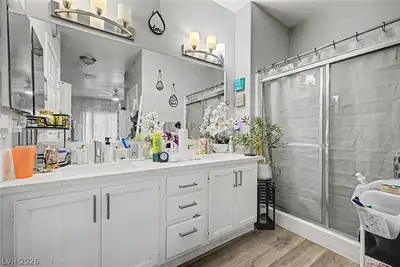 3400 Cabana Drive 1083 Bathroom
