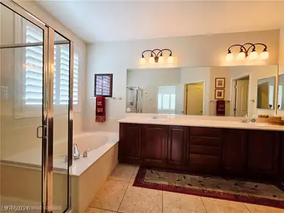 2312 Perrysburg Drive, Henderson, NV 89044 Primary Bathroom
