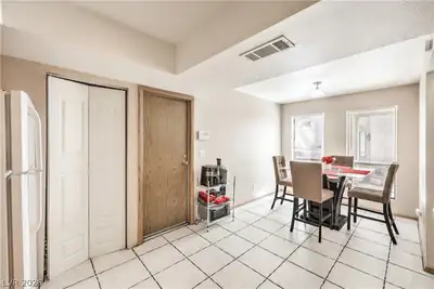 6633 Crosstimber Court, Las Vegas, NV 89108 Dining Area