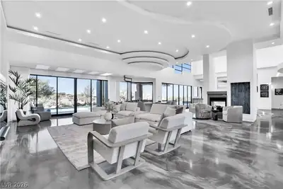 10 Ridge Blossom Road Living Room