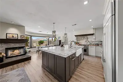8986 Sidebrook Court Kitchen