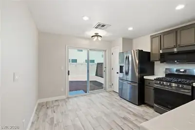 8432 Warthen Meadows Street, Las Vegas, NV 89131 Kitchen