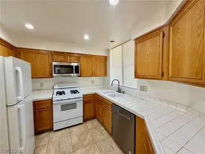 5155 TROPICANA Avenue 1045 Kitchen