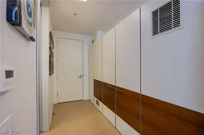 3722 Las Vegas Boulevard 810 Hallway