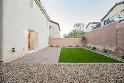 445 Royal Bridge Drive Yard