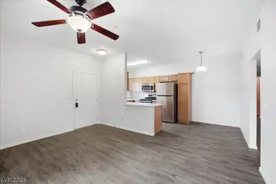 2291 West Horizon Ridge Parkway 5128 Living Room