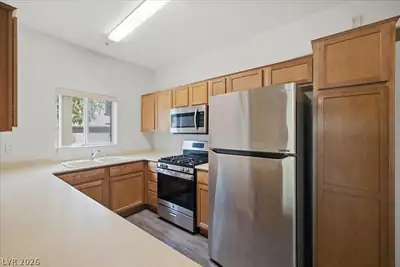 2291 West Horizon Ridge Parkway 5128 Kitchen