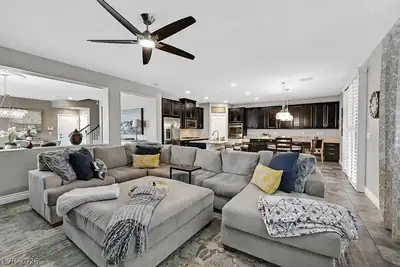 6565 Mission Crest Avenue, Las Vegas, NV 89131 Living Room