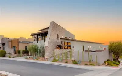 2208 Overlook Canyon Lane, Henderson
