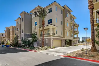 9133 Las Manaitas Avenue 302, Las Vegas