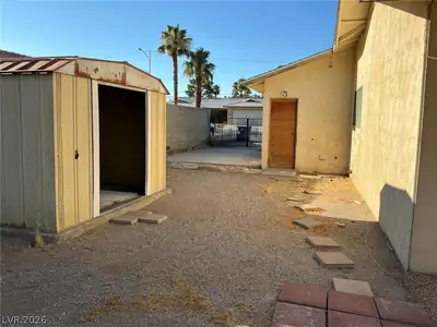 3685 Edison Avenue, Las Vegas, NV 89121 Yard