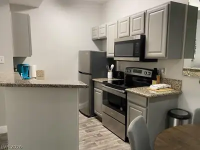 5138 South Jones Boulevard 108 Kitchen