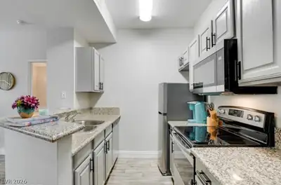 5138 South Jones Boulevard 108 Kitchen