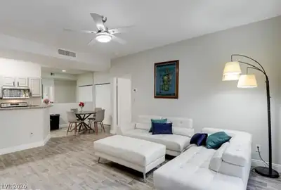 5138 South Jones Boulevard 108 Living Room