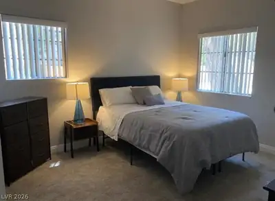 5138 South Jones Boulevard 108 Bedroom
