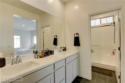 600 North Carriage Hill Drive 2160 Bathroom