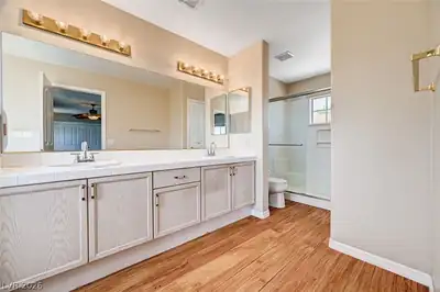 7813 Falconwing Avenue, Las Vegas, NV 89131 Primary Bathroom