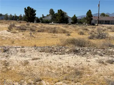 301 East Gina Street Lot