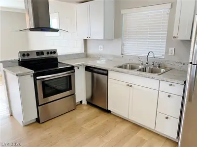 316 11 Street 4 Kitchen