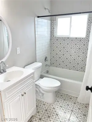 316 11 Street 4 Bathroom