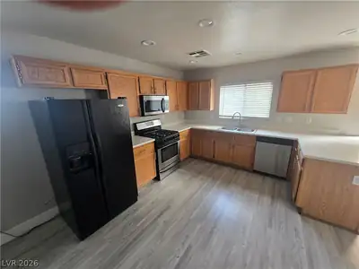 5270 PARADISE SKIES Avenue Kitchen