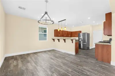 948 West Crescent Falls Street Kitchen