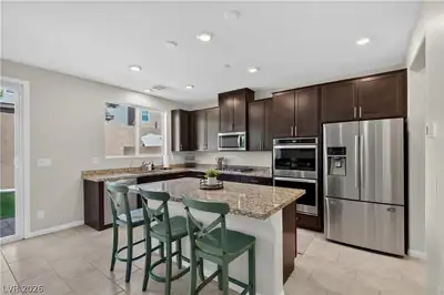 325 Breve Court, Las Vegas, NV 89145 Kitchen