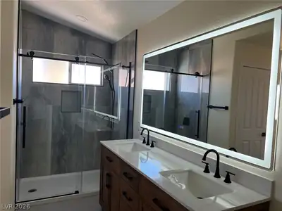 2050 Paterno Avenue Primary Bathroom
