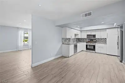 3303 Royce Court, Las Vegas, NV 89121 Kitchen