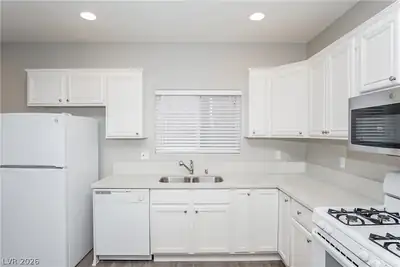 4361 Cottontail Lane, Las Vegas, NV 89121 Kitchen