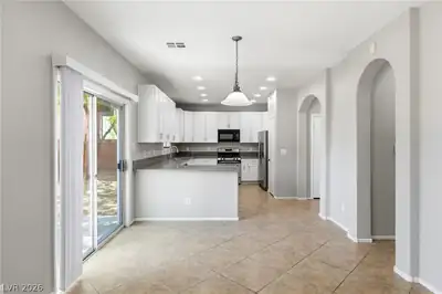 7127 Cabarita Avenue Kitchen