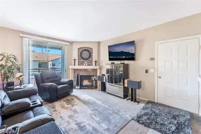 1830 North Buffalo Drive 2049 Living Room