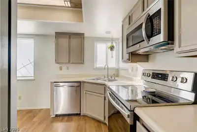 7141 Shadow Crest Drive, Las Vegas, NV 89119 Kitchen