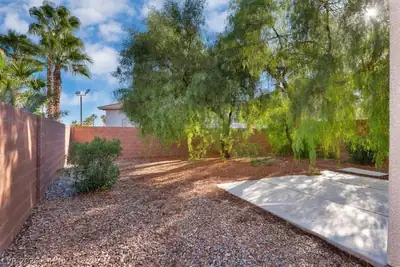 11653 Royal Derwent Drive Yard