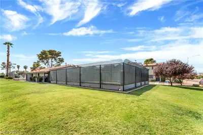 859 Rhinegold Way Yard