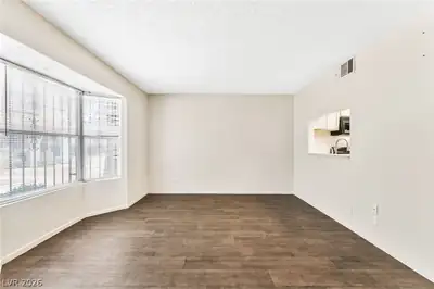 859 Rhinegold Way Dining Area