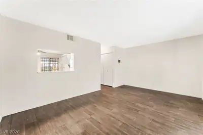 859 Rhinegold Way Living Room