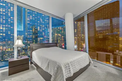 3726 Las Vegas Boulevard 1902 Bedroom