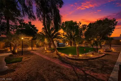 6831 Rose River Falls Street, Las Vegas, NV 89131 
