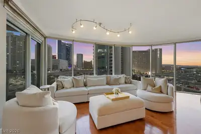 322 Karen Avenue 708 Living Room