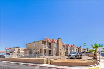 6920 Dunsbach Way, Las Vegas, NV 89156 Front of Structure